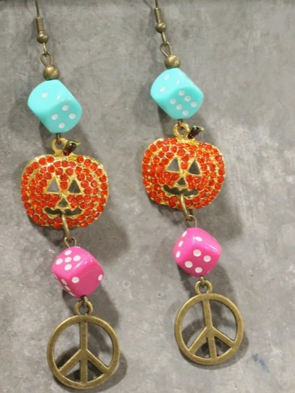 🎃NEW Pumpkin Season Dangle Earrings, Sparkly pumpkin w/colored dice, Halloween